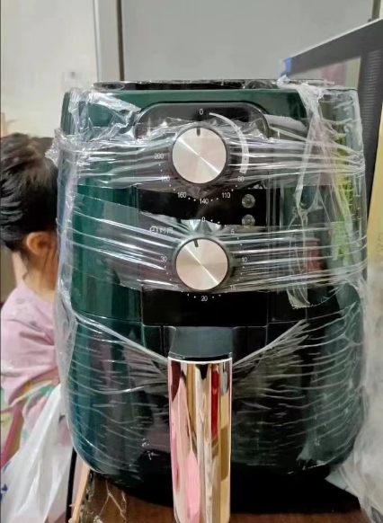 全新骆驼牌空气炸锅，10L的，包装什么的，膜都还在，公司抽奖抽的，网上一百多块一个，便宜几十块出了
